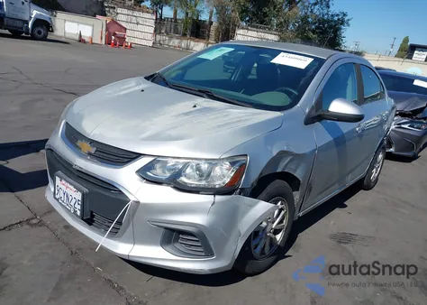2017 Chevrolet Sonic Lt Auto из США, поврежденный, VIN 1G1JD5SG2H4109573